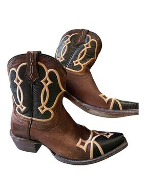 ARIAT Cowboy Boots, Women 7.5 leather, gold Embroidery Brown / Black lizard, EUC